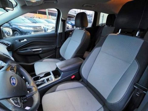 Used 2017 Ford Escape SE w/ Equipment Group 201A image 10