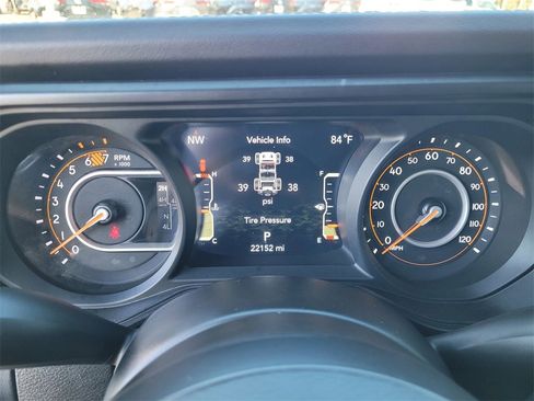 Used 2024 Jeep Wrangler Unlimited Rubicon image 25