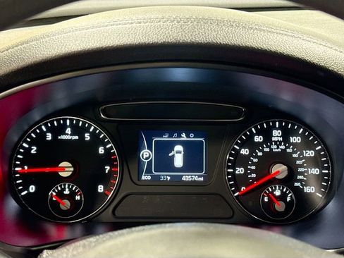 Used 2017 Kia Sorento L image 14