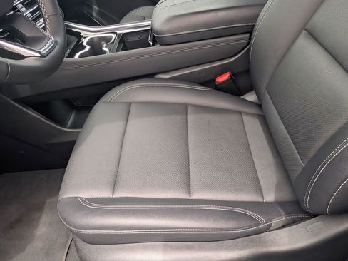 Used 2024 Chevrolet Traverse LT w/ Enhanced Driving Package AWD/4WD image 23