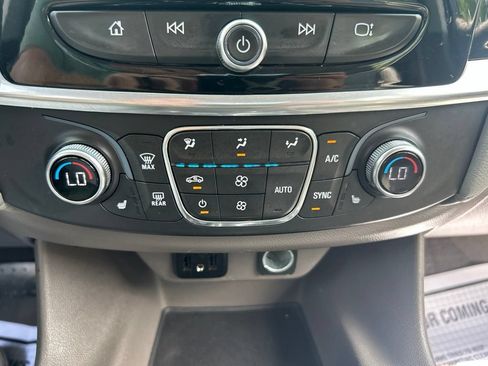Used 2019 Chevrolet Traverse LT w/ LT Premium Package FWD image 20