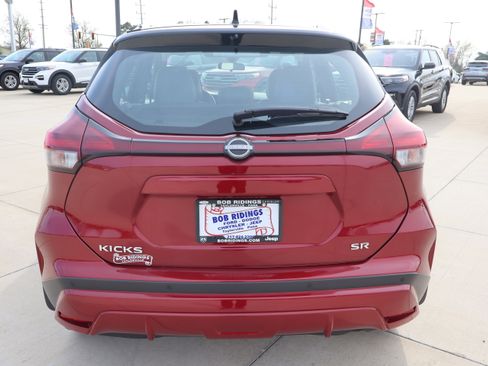 Used 2023 Nissan Kicks SR w/ SR Premium Package image 6
