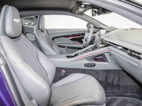 Used 2024 Aston Martin DB12 Coupe image 15