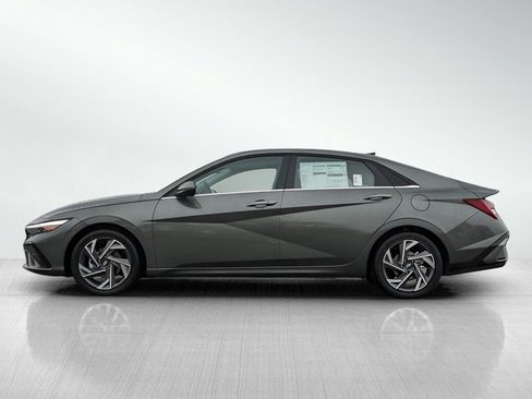 New 2026 Hyundai Elantra Limited image 4