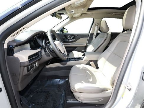 Certified 2024 Lincoln Corsair AWD w/ Equipment Group 101A image 12