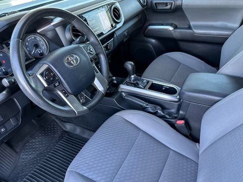 Used 2020 Toyota Tacoma SR5 RWD image 10
