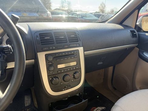 Used 2005 Pontiac Montana SV6 w/ Climate Package image 6