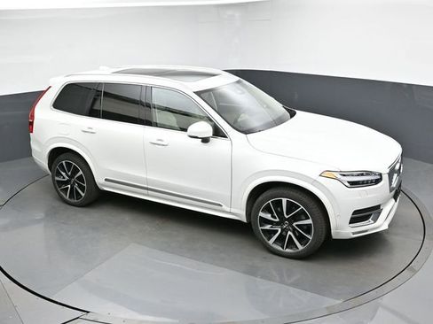 Used 2023 Volvo XC90 B5 Plus w/ Protection Package Premier image 18