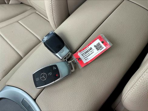 Used 2022 Mercedes-Benz GLC 300 4MATIC image 31