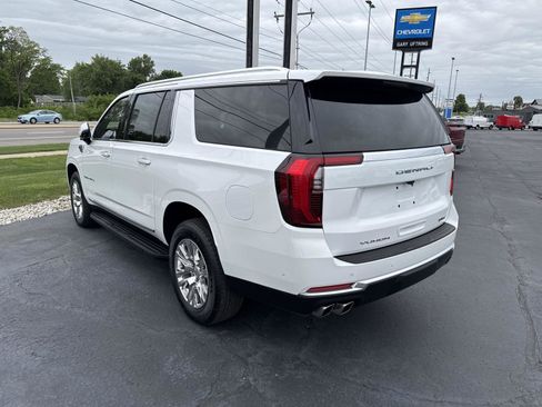 Used 2025 GMC Yukon XL Denali AWD/4WD image 4