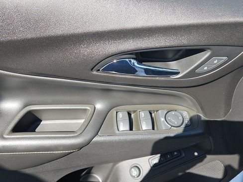 Used 2020 Chevrolet Equinox Premier FWD image 11