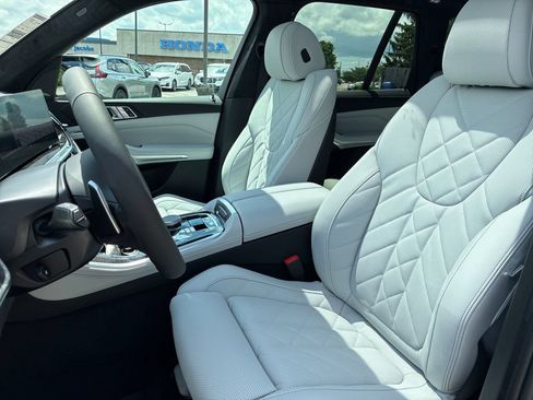 New 2026 BMW X5 xDrive40i w/ M Sport Package AWD/4WD image 11