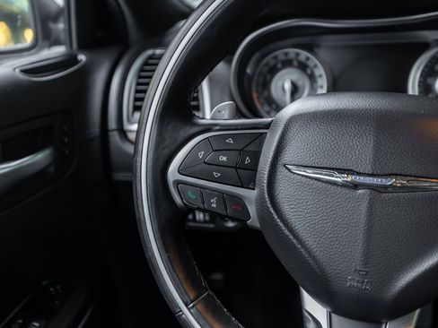 Used 2016 Chrysler 300 C Platinum RWD image 51