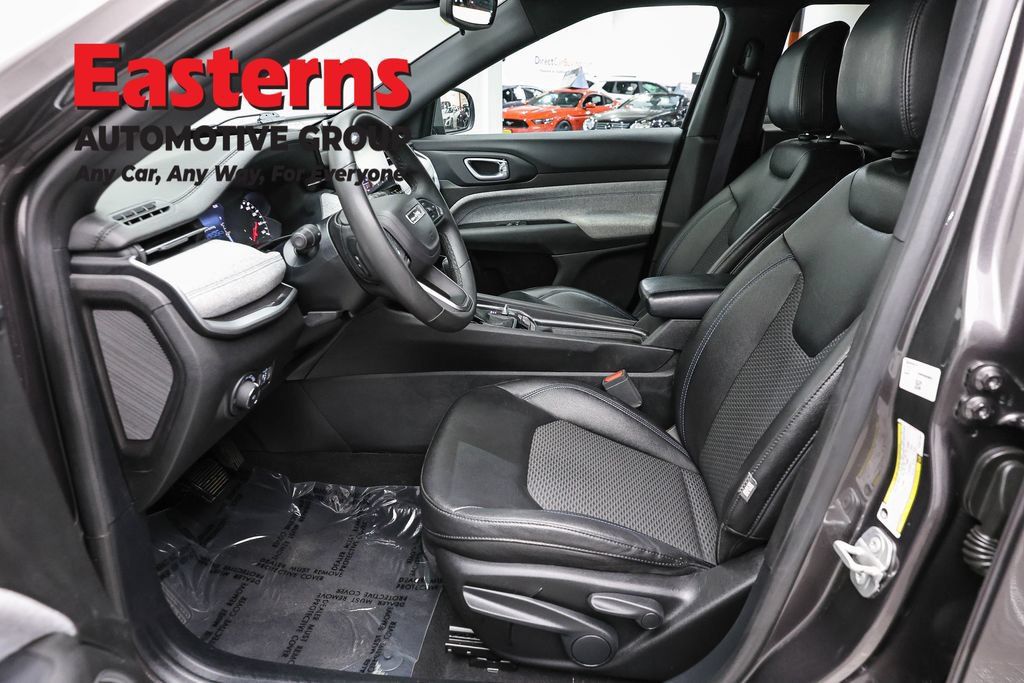Used 2024 Jeep Compass Latitude AWD/4WD image 15
