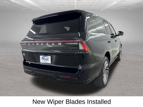 Used 2025 Lincoln Navigator Reserve AWD/4WD image 14