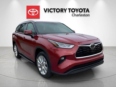 New 2026 Toyota Highlander Limited image 5
