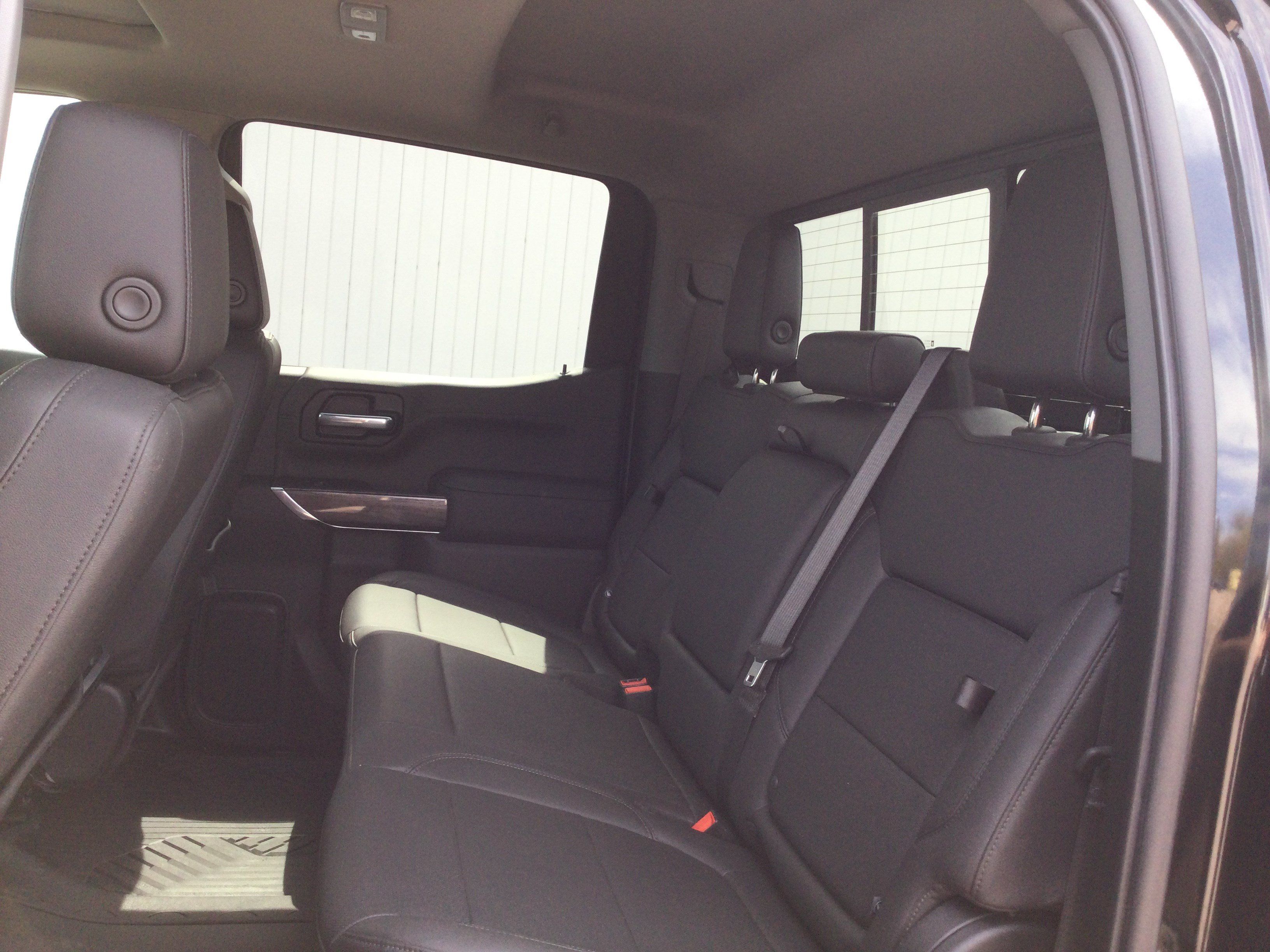 Used 2022 Chevrolet Silverado 1500 LTZ w/ LTZ Premium Package AWD/4WD image 7