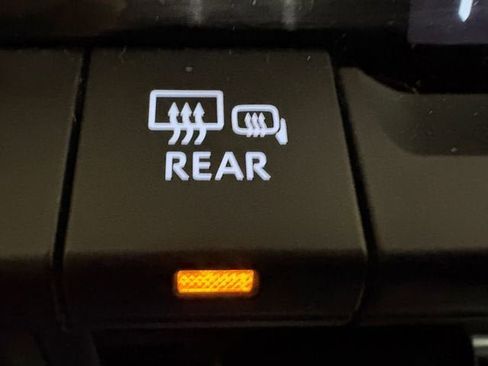 Certified 2025 Toyota Camry SE image 9