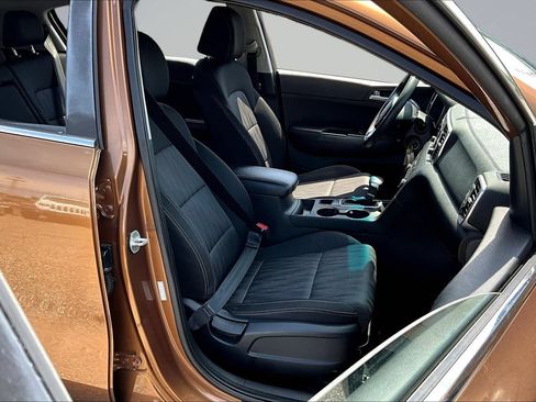 Used 2019 Kia Sportage LX FWD image 25