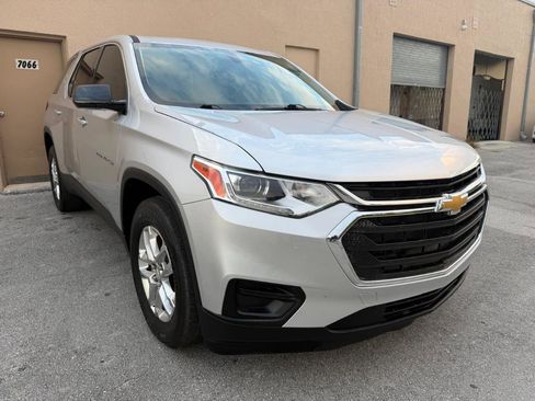 Used 2020 Chevrolet Traverse LS FWD image 3