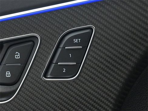 Used 2022 Audi RS Q8 w/ Luxury Package image 35