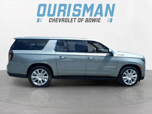 Certified 2024 Chevrolet Suburban High Country w/ Advanced Technology Package AWD/4WD image 2