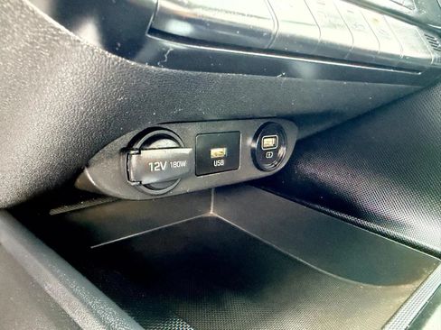 Used 2023 Hyundai Elantra SEL FWD image 34