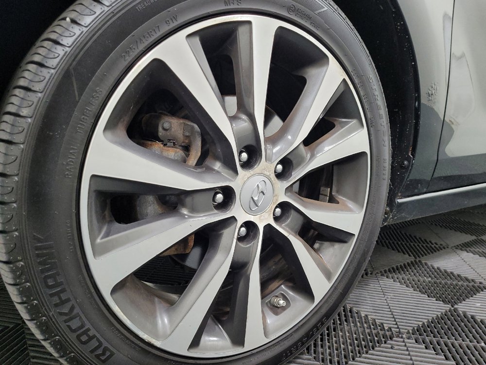 Used 2020 Hyundai Elantra GT FWD image 31