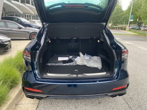 New 2024 Maserati Levante Trofeo image 9