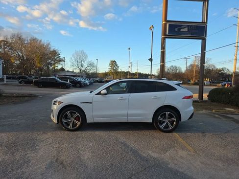 Used 2017 Jaguar F-PACE S image 5