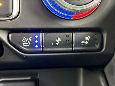 Used 2023 GMC Yukon AT4 w/ LPO, Floor Liner Package AWD/4WD image 25