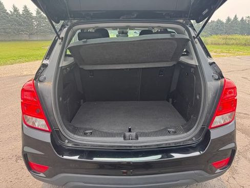 Used 2019 Chevrolet Trax LS FWD image 17