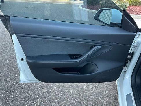 Used 2018 Tesla Model 3 image 18