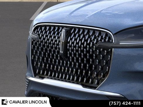 Used 2025 Lincoln Aviator Premiere image 17
