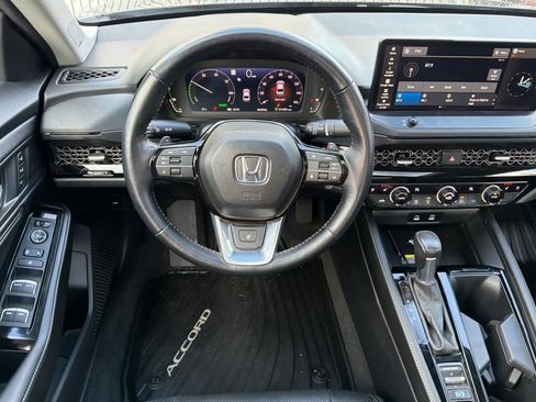 Used 2025 Honda Accord Touring image 16