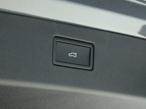 New 2026 Volkswagen Tiguan SE R-Line FWD image 45