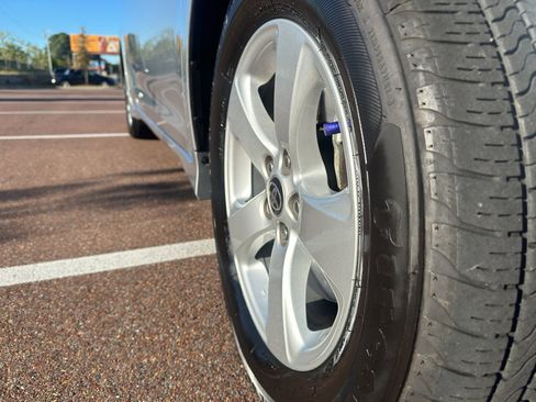 Used 2020 Toyota Sienna L image 9