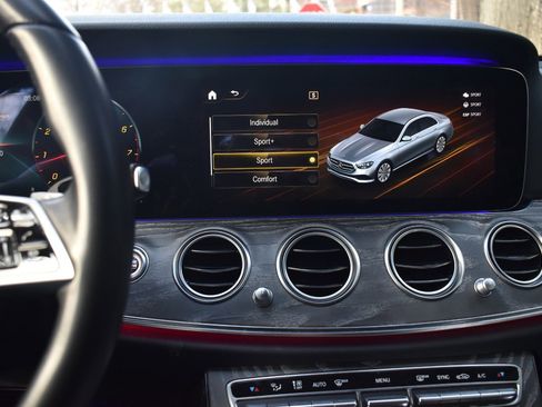 Used 2021 Mercedes-Benz E 350 4MATIC Sedan image 37