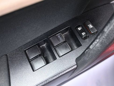 Used 2015 Toyota Corolla LE FWD image 11
