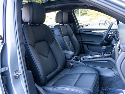 New 2026 Porsche Macan image 60