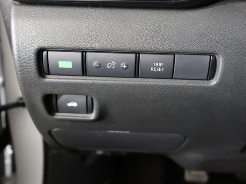 Used 2023 Nissan Sentra SV w/ SV Premium Package image 34