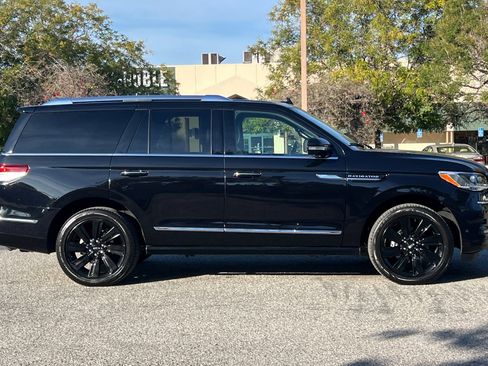 Certified 2023 Lincoln Navigator Reserve image 3