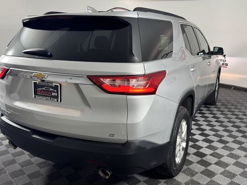 Used 2020 Chevrolet Traverse LT FWD image 6