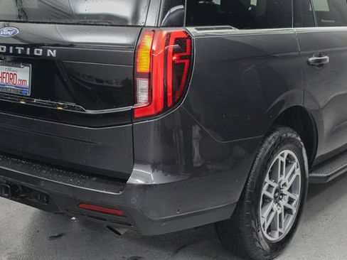 Certified 2025 Ford Expedition Active AWD/4WD image 9