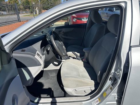 Used 2013 Toyota Corolla L image 11