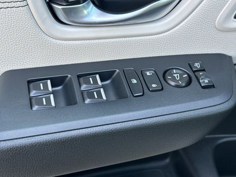 New 2026 Honda Pilot Touring image 13