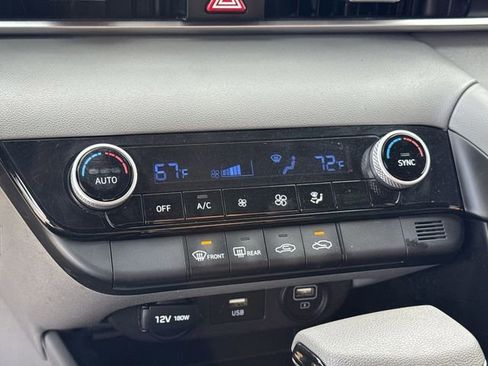 Used 2023 Hyundai Elantra SEL image 19