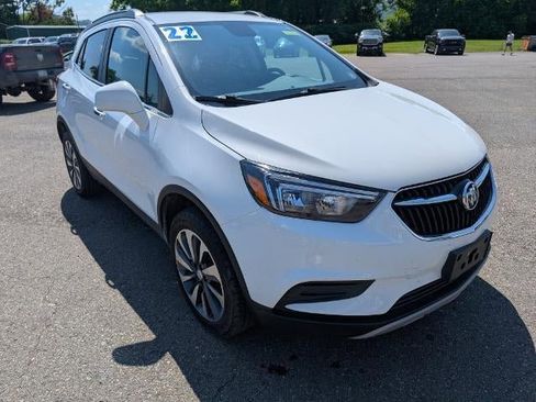 Used 2022 Buick Encore Preferred image 3