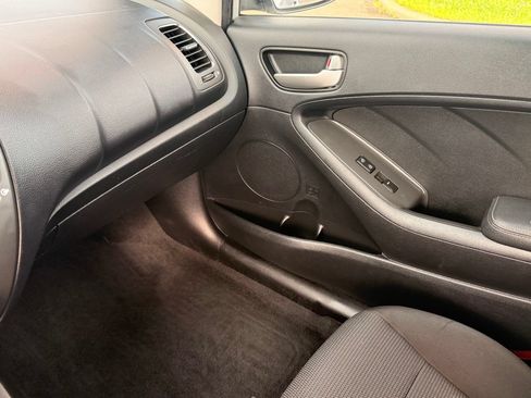 Used 2017 Kia Forte LX FWD image 26