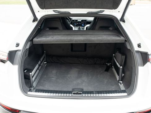 Used 2019 Lamborghini Urus image 19